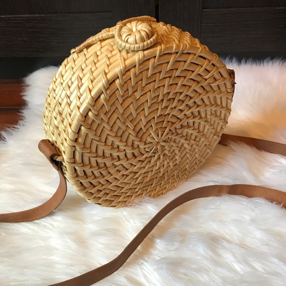 raffia round bag
